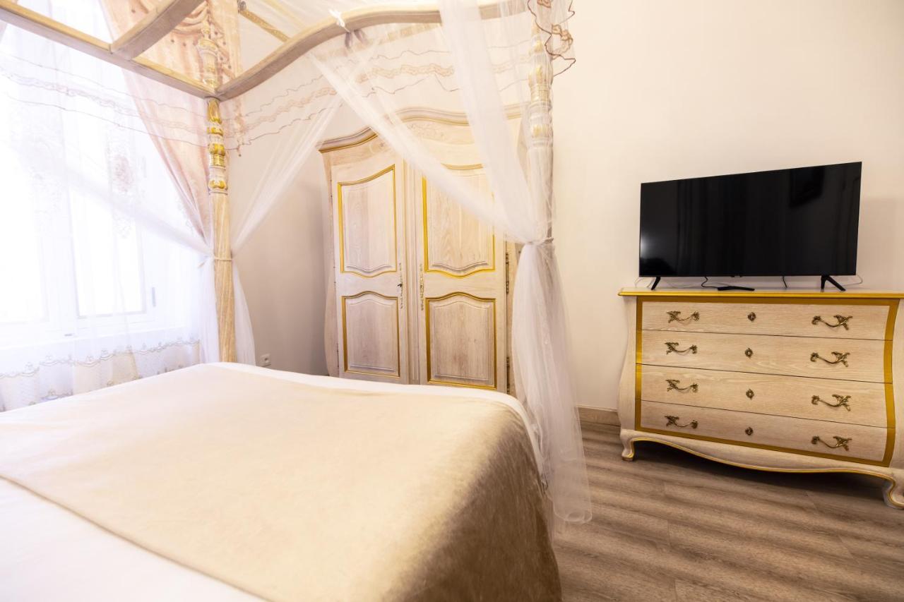 Chambre A Baldaquin Maison De L'Eglise Du Couvent Narbonne Luaran gambar